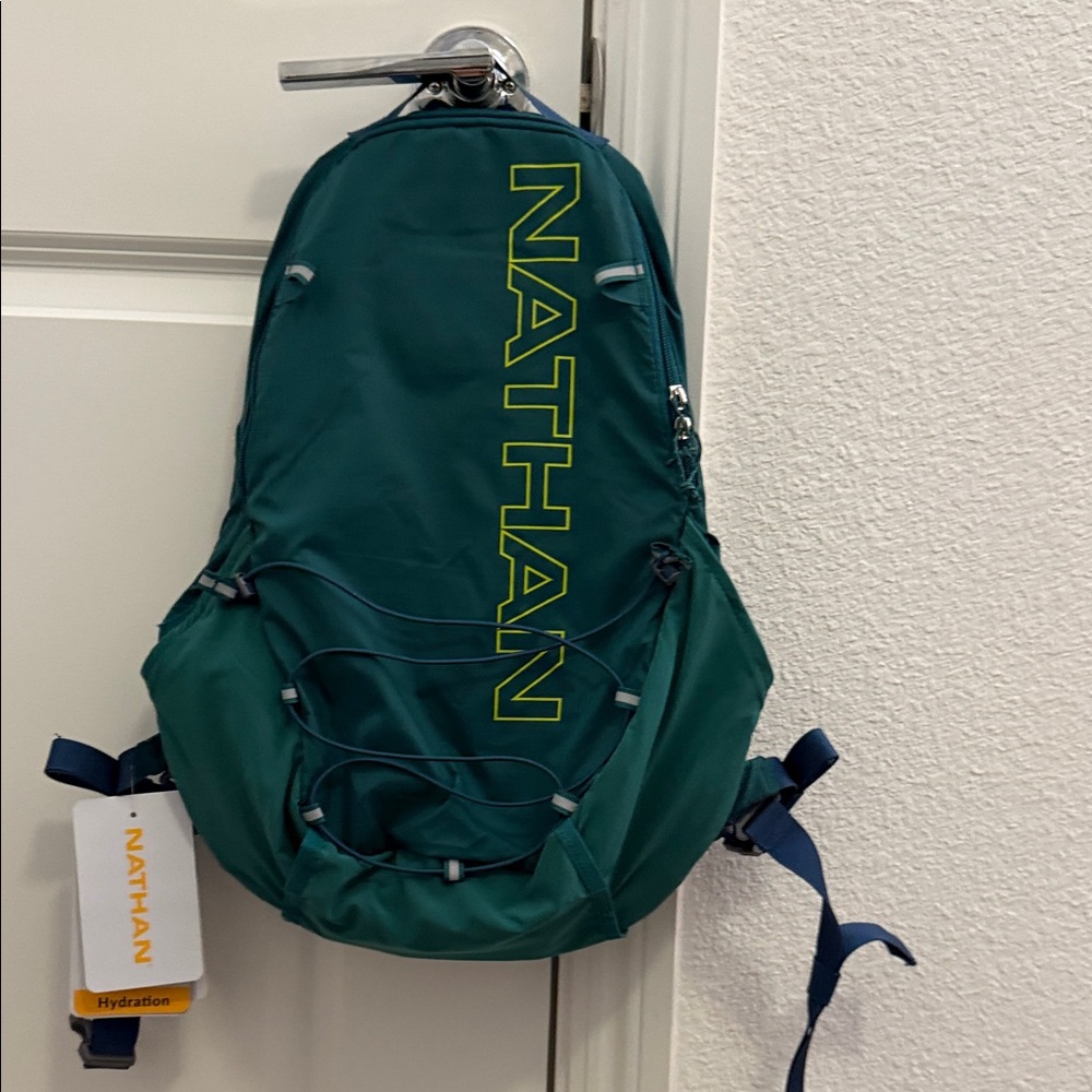 New Nathan Unisex Teal Hydration Backpack